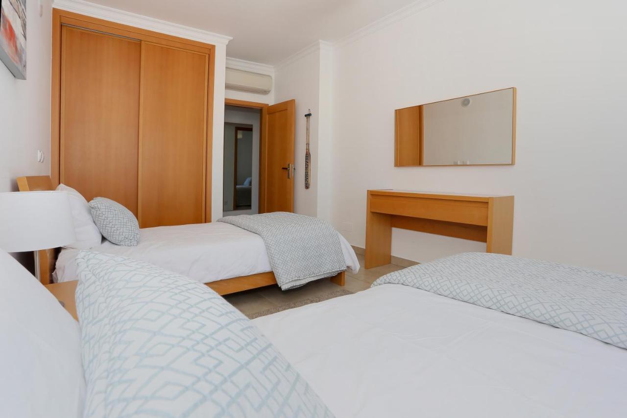 3 Bedroom Apartment With Indoor Pool Central Lagos Exterior photo