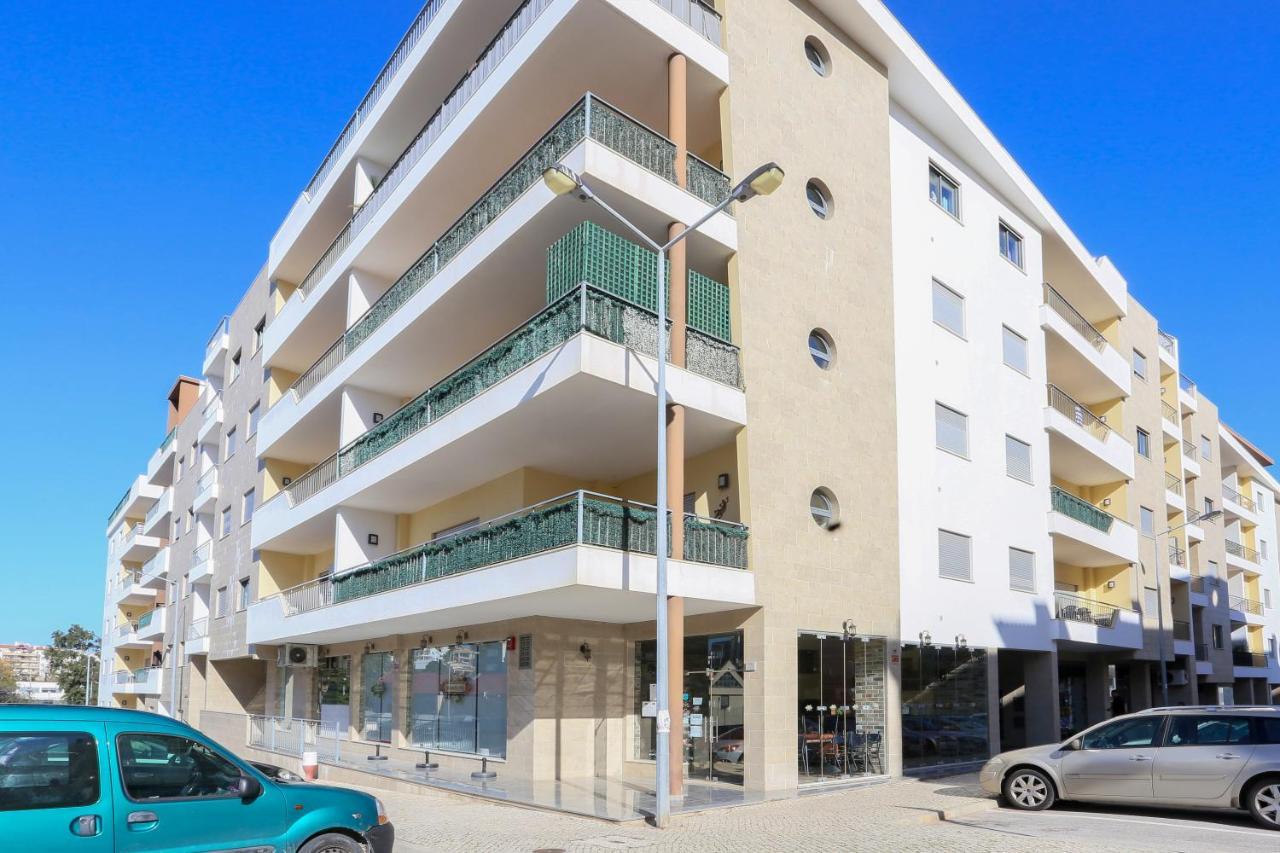 3 Bedroom Apartment With Indoor Pool Central Lagos Exterior photo